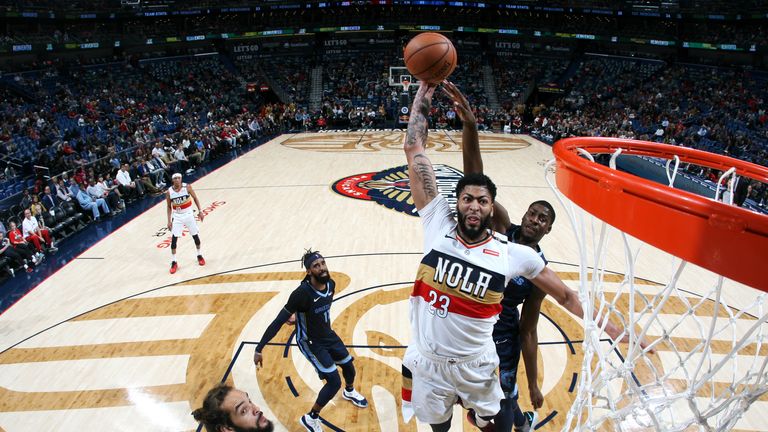 Anthony Davis of the New Orleans Pelicans goes to the basket against the Memphis Grizzlies