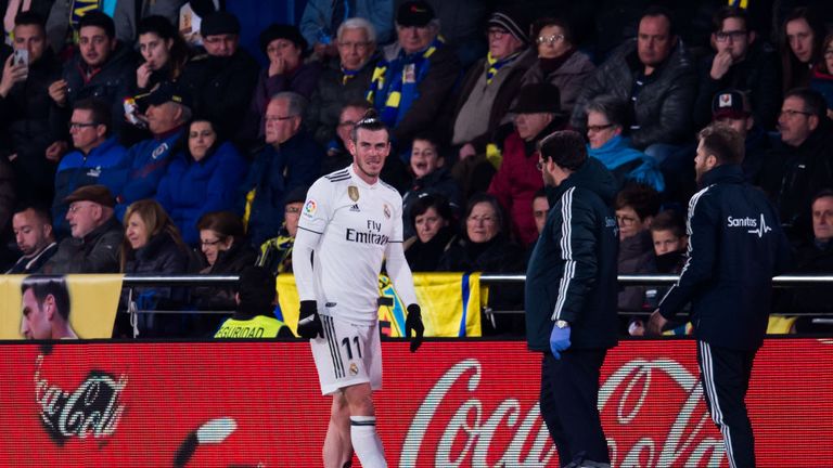 Bale struggles with an injury against Villarreal