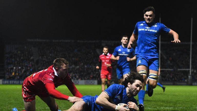 25 January 2019; Barry Daly of Leinster dives over to score his side's third try during the Guinness PRO14 Round 14 match between Leinster and Scarlets at the RDS Arena in Dublin. Photo by Ramsey Cardy/Sportsfile