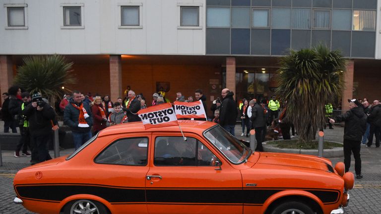Blackpool fans protest Blackpool vs Arsenal FA Cup R3