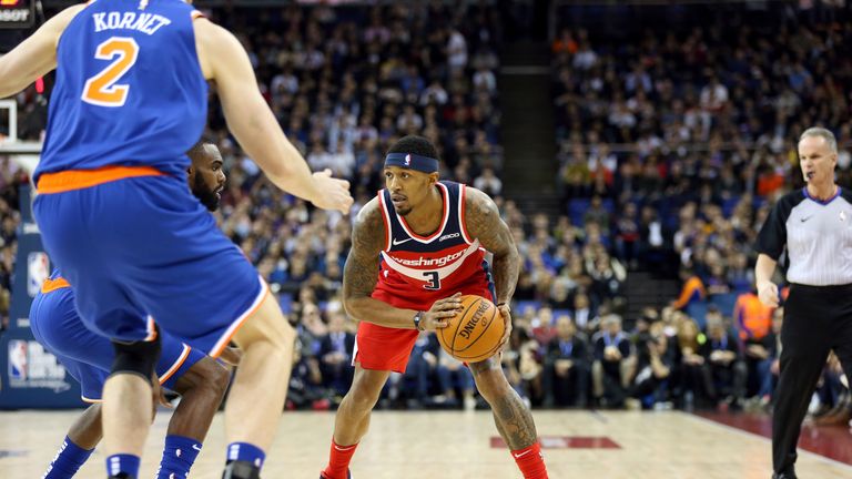 Bradley Beal handles the ball against the Knicks