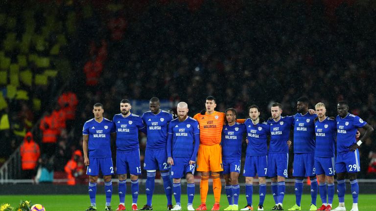 Cardiff players honour their missing striker Emiliano Sala at Arsenal