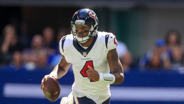 INDIANAPOLIS, IN - SEPTEMBER 30: Deshaun Watson #4 of the Houston Texans looks to pass the ball in the 2nd quarter against the Indianapolis Colts at Lucas Oil Stadium on September 30, 2018 in Indianapolis, Indiana. (Photo by Andy Lyons/Getty Images) *** Local Caption *** Deshaun Watson