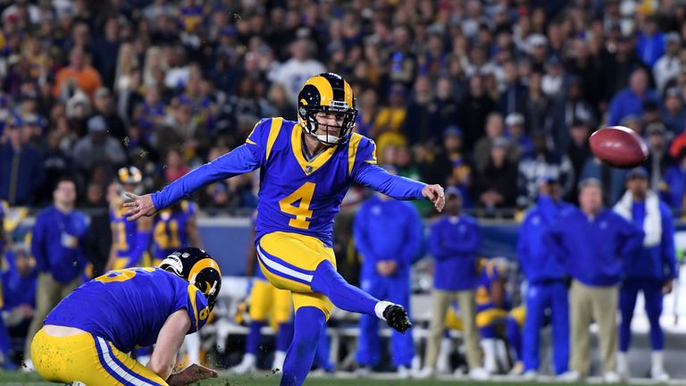 in the NFC Divisional Playoff game at Los Angeles Memorial Coliseum on January 12, 2019 in Los Angeles, California.