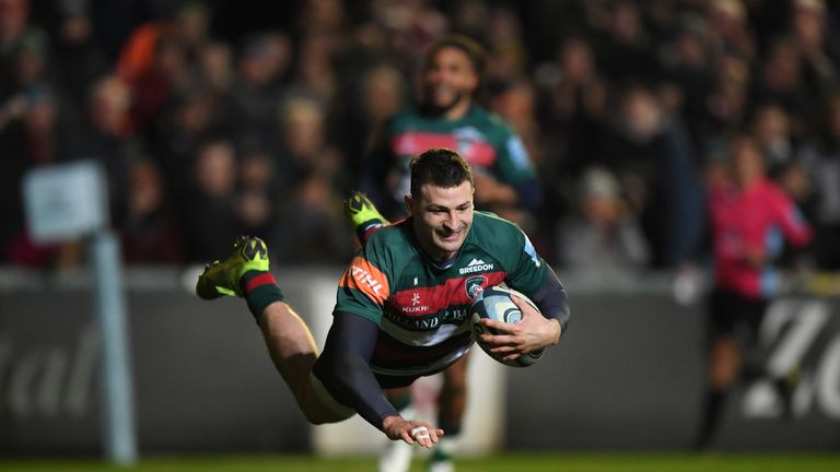 Jonny May of Leicester Tigers scores a try during the Gallagher Premiership Rugby match between Leicester Tigers and Gloucester Rugby at Welford Road Stadium on January 05, 2019 in Leicester, United Kingdom.
