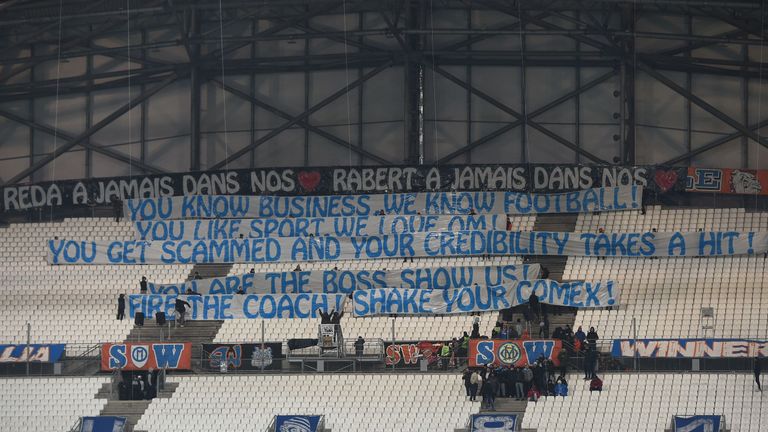 Marseille supporters protested for 10 minutes before the start of the match against the owners of the club