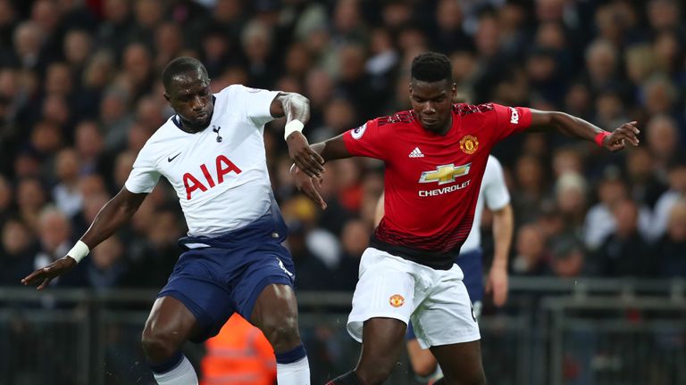 Paul Pogba battles with Moussa Sissoko 