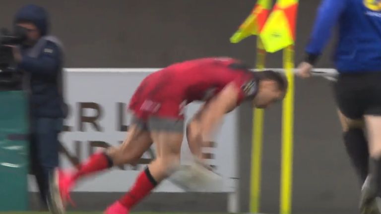 Toby Arnold produced a moment of brilliance to set up a Rudi Wulf try for Lyon . Get your Top 14 highlights fix on Sky Sports On Demand.