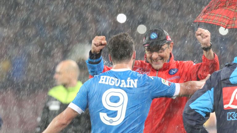 Maurizio Sarri congratulates Gonzalo Higuain after this record-breaking feat