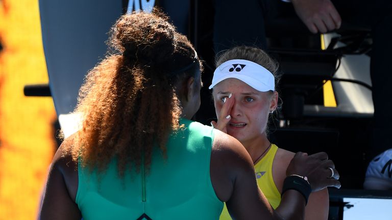 Serena Williams conforts the emotional Yastremska 
