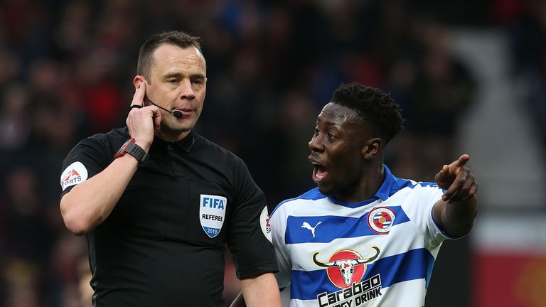 Stuart Attwell and Andy Yiadom of Reading 