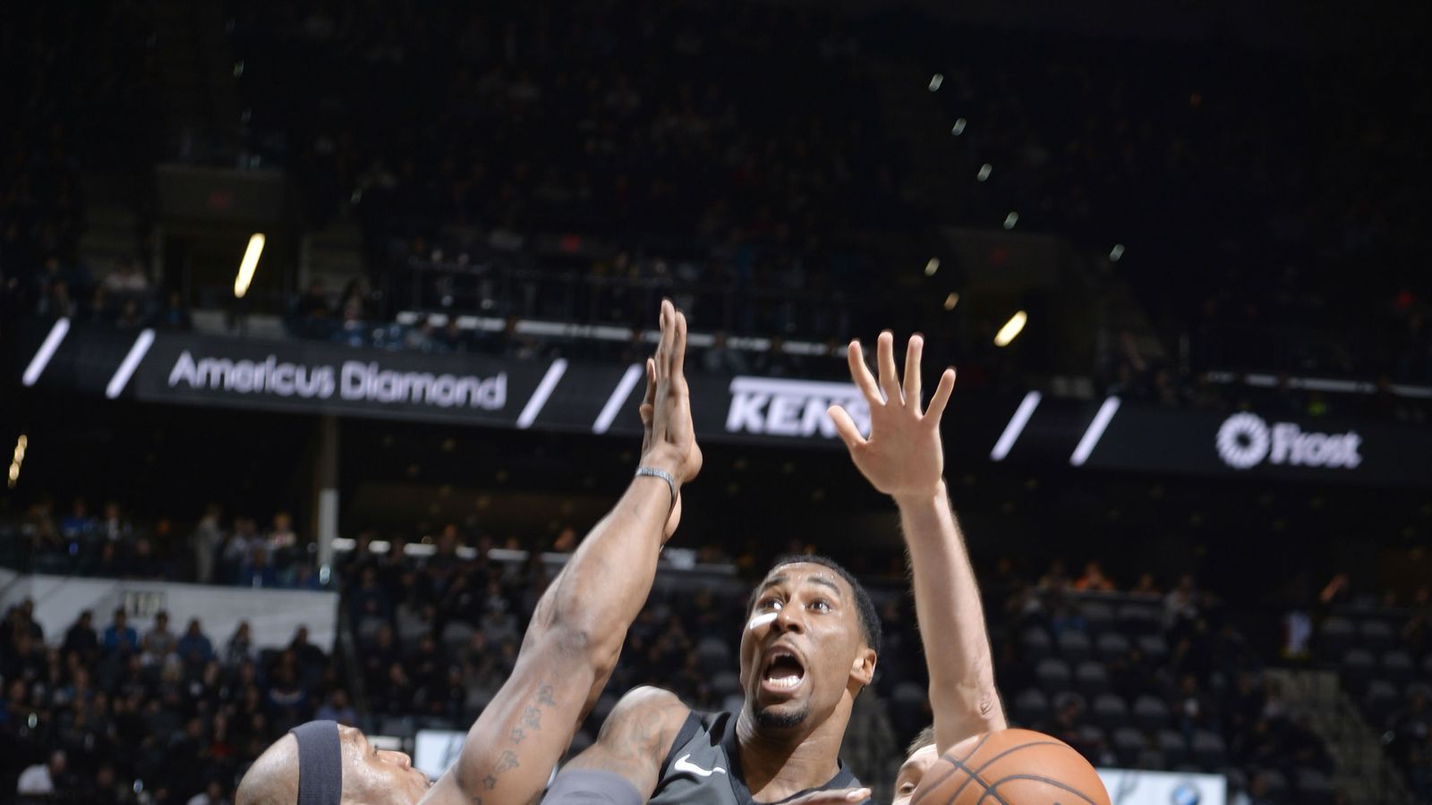 LeBron James returns after 17-game absence to lead Los Angeles Lakers ...
