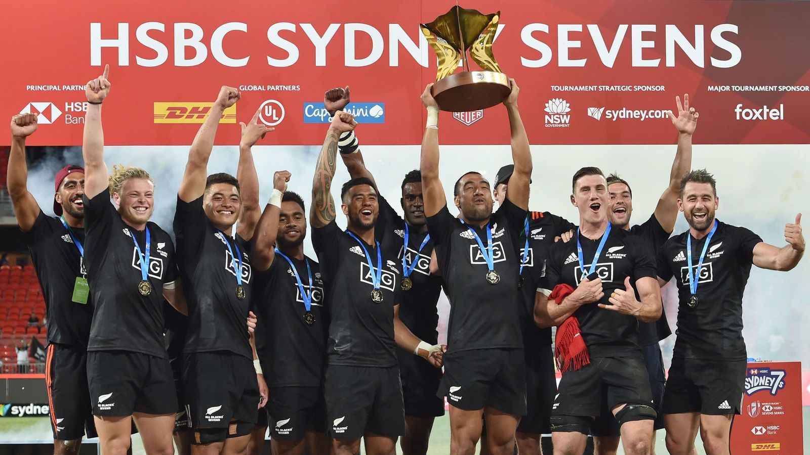 New Zealand men and women win Sydney Sevens to top standings Rugby Union News Sky Sports