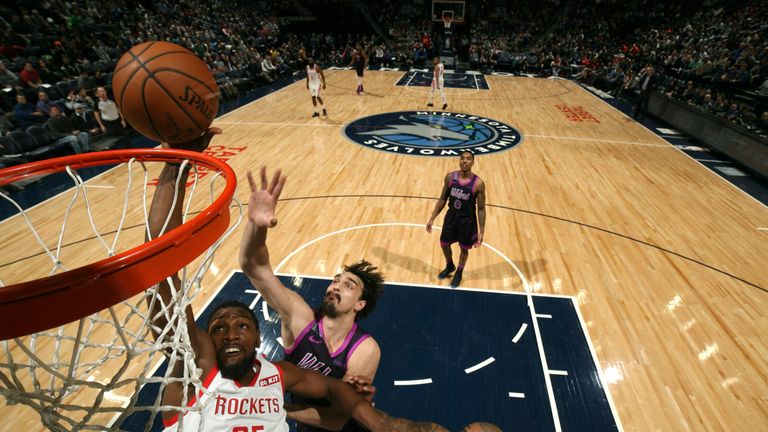 Kenneth Faried dunks against the Minnesota Timberwolves