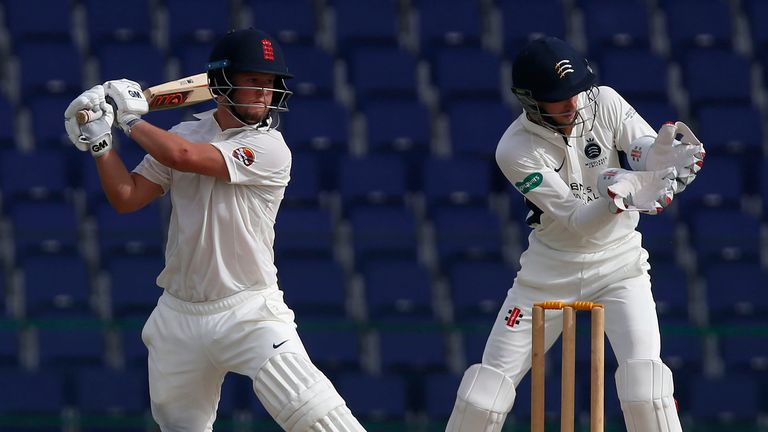 Ben Duckett has completed a permanent switch to Nottinghamshire from Northants