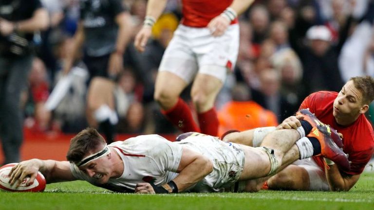Tom Curry scored the only try of the first half as England led the Test until 12 minutes remaining