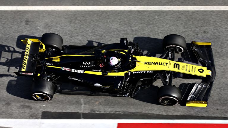 dan ricciardo renault barcelona