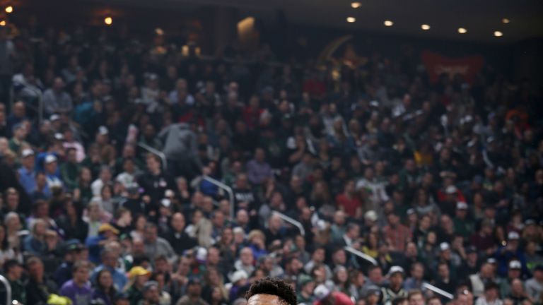 Giannis Antetokounmpo had 27 points and 10 rebounds for the Bucks