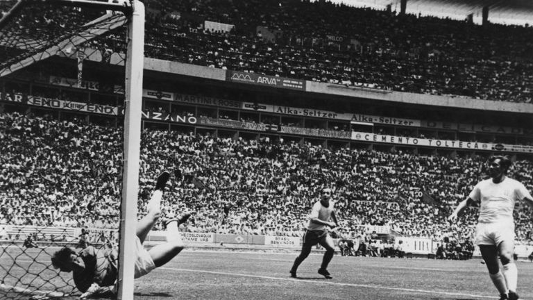 Gordon Banks' famous save to deny Pele at 1970 World Cup
