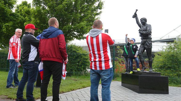 STOKE-ON-TRENT, ENGLAND - MAY 24: during the Barclays Premier League match between Stoke City and Liverpool at the Britannia Stadium on May 24, 2015 in Stoke-on-Trent, England. (Photo by Dave Thompson/Getty Images) 