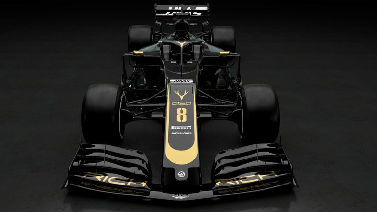   Haas avait un look noir et or pour 2019 en raison de son accord avec Rich Energy