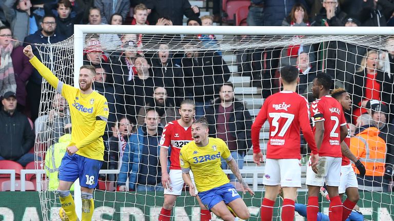 MIDDLESBROUGH, ENGLAND - FEBRUARY 09:  Kalvin Phillips (C) of Leeds United celebrates scoring during the Sky Bet Championship match between Middlesbrough and Leeds United at the Riverside Stadium on February 9, 2019 in Middlesbrough, England. (Photo by Nigel Roddis/Getty Images) 