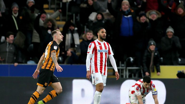  Hull City's Kamil Grosicki celebrates scoring his side's second goal of the game