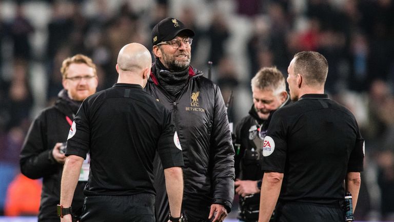 Jurgen Klopp confronts the match officials at the full-time whistle