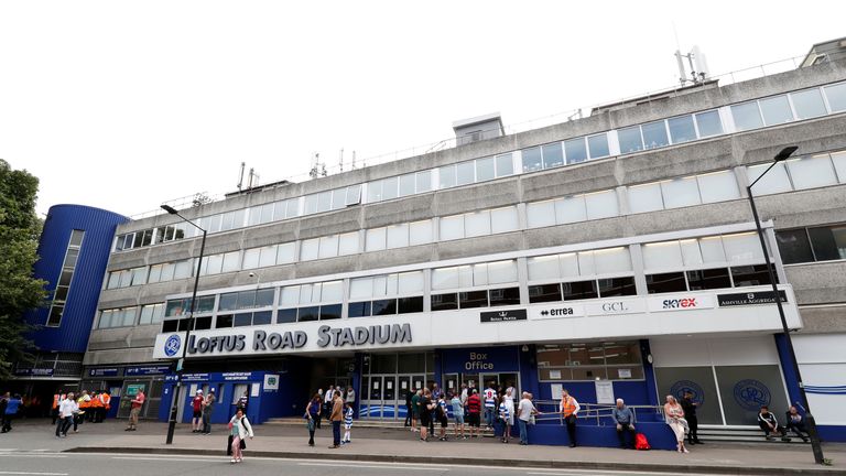 LONDON, ENGLAND - AUGUST 11: General view of the stadium during the Sky Bet Championship match between Queens Park Rangers and Sheffield United at Loftus Road on August 11, 2018 in London, England. (Photo by Luke Walker/Getty Images)