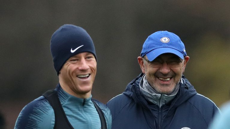 Chelsea's Ross Barkley (left) and Chelsea manager Maurizio Sarri during the training session at Cobham Training Centre, Stoke D'Abernon. PRESS ASSOCIATION Photo. Picture date: Wednesday November 28, 2018. See PA story SOCCER Chelsea. Photo credit should read: John Walton/PA Wire.