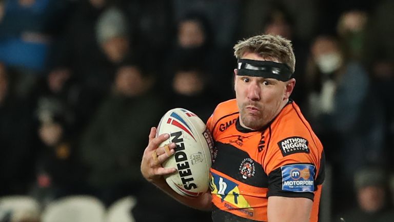 Michael Shenton scored twice to reach a century of tries for Castleford in the Super League