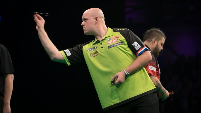UNIBET PREMIER LEAGUE 2019.UTILITA  ARENA ,.NEWCASTLE.PIC;LAWRENCE LUSTIG.MICHAEL VAN GERWEN V MICHAEL SMITH.MICHAEL VAN GERWEN IN ACTION