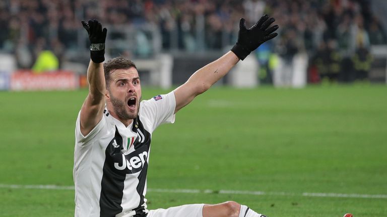 Manchester United reportedly had the chance to sign Miralem Pjanic in the summer