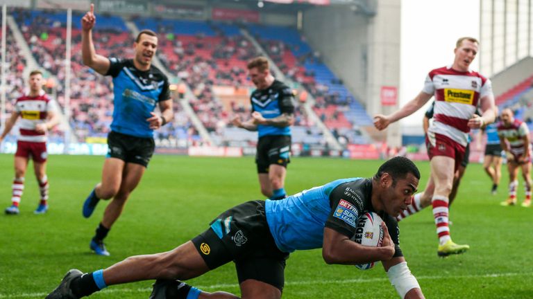 Picture by Alex Whitehead/SWpix.com - 24/02/2019 - Rugby League - Betfred Super League - Wigan Warriors v Hull FC - DW Stadium, Wigan, England - Hull FC's Ratu Naulago scores a try.