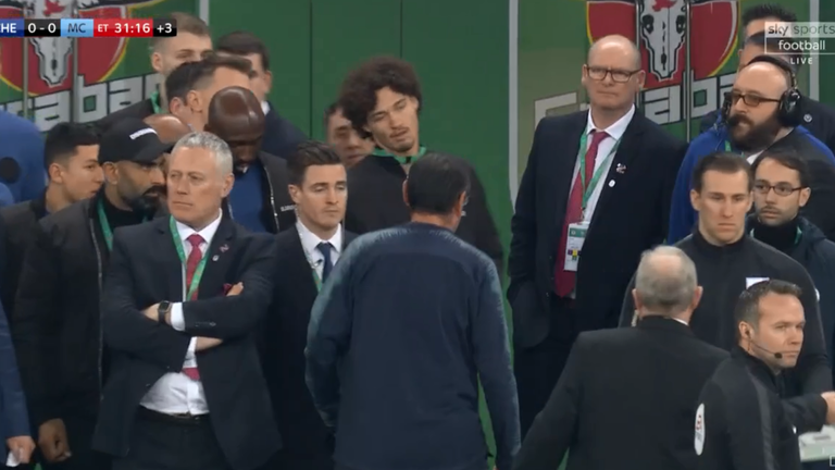 Sarri threatens to walk out following Kepa's refusal to be substituted