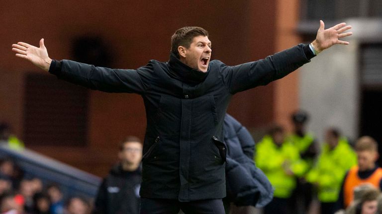 16/02/19 LADBROKES PREMIERSHIP.RANGERS v ST JOHNSTONE.IBROX - GLASGOW.Rangers Manager Steven Gerrard