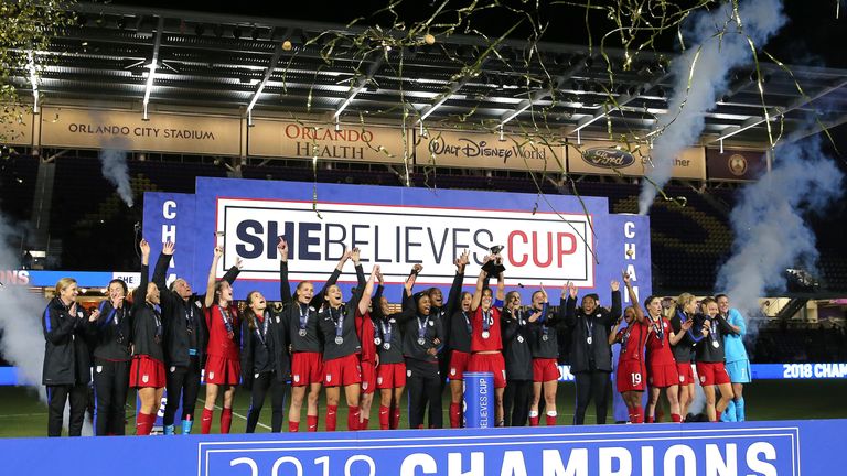 Estados Unidos ganó la Copa SheBelieves en 2018, habiendo ganado previamente el torneo inaugural en 2016