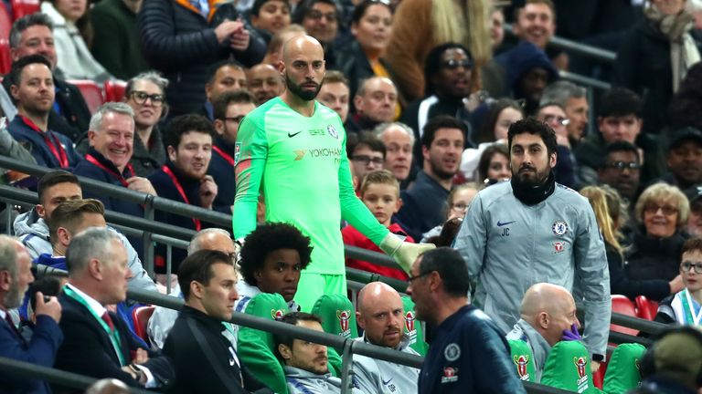 Willy Caballero reacts as Kepa Arrizabalaga refuses to be substituted in the second half of extra-time