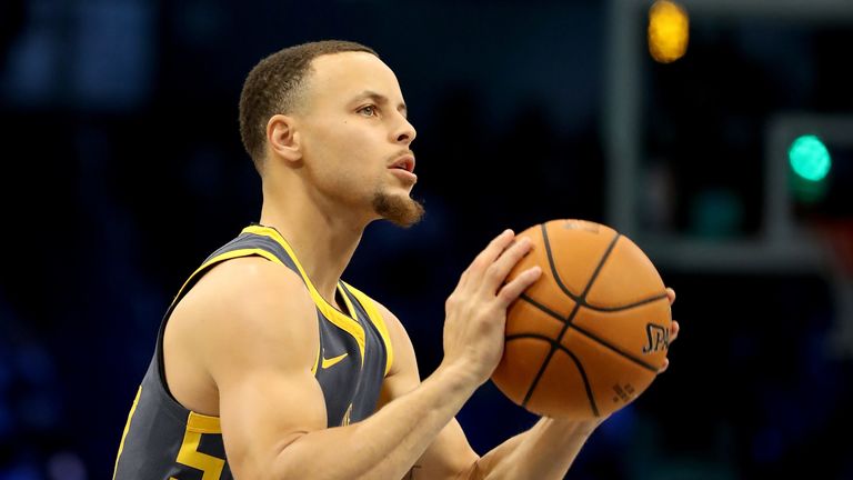 Stephen Curry prepares to shoot in the Three-Point Contest