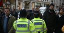 Police find knives on PSG fans in London Police find knives on PSG fans in London