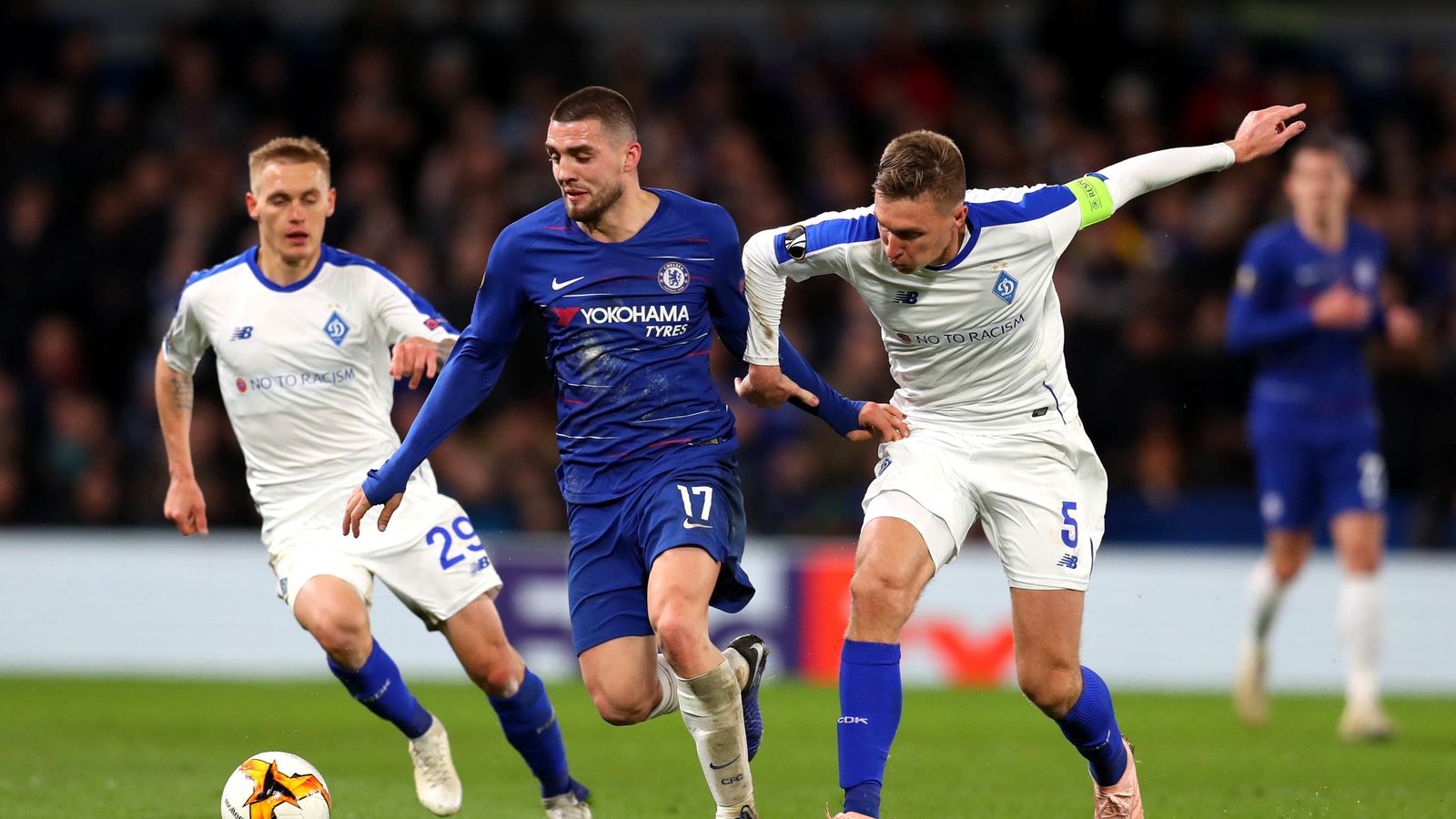 Sloppy Chelsea survive Slavia scare to progress - Eurosport