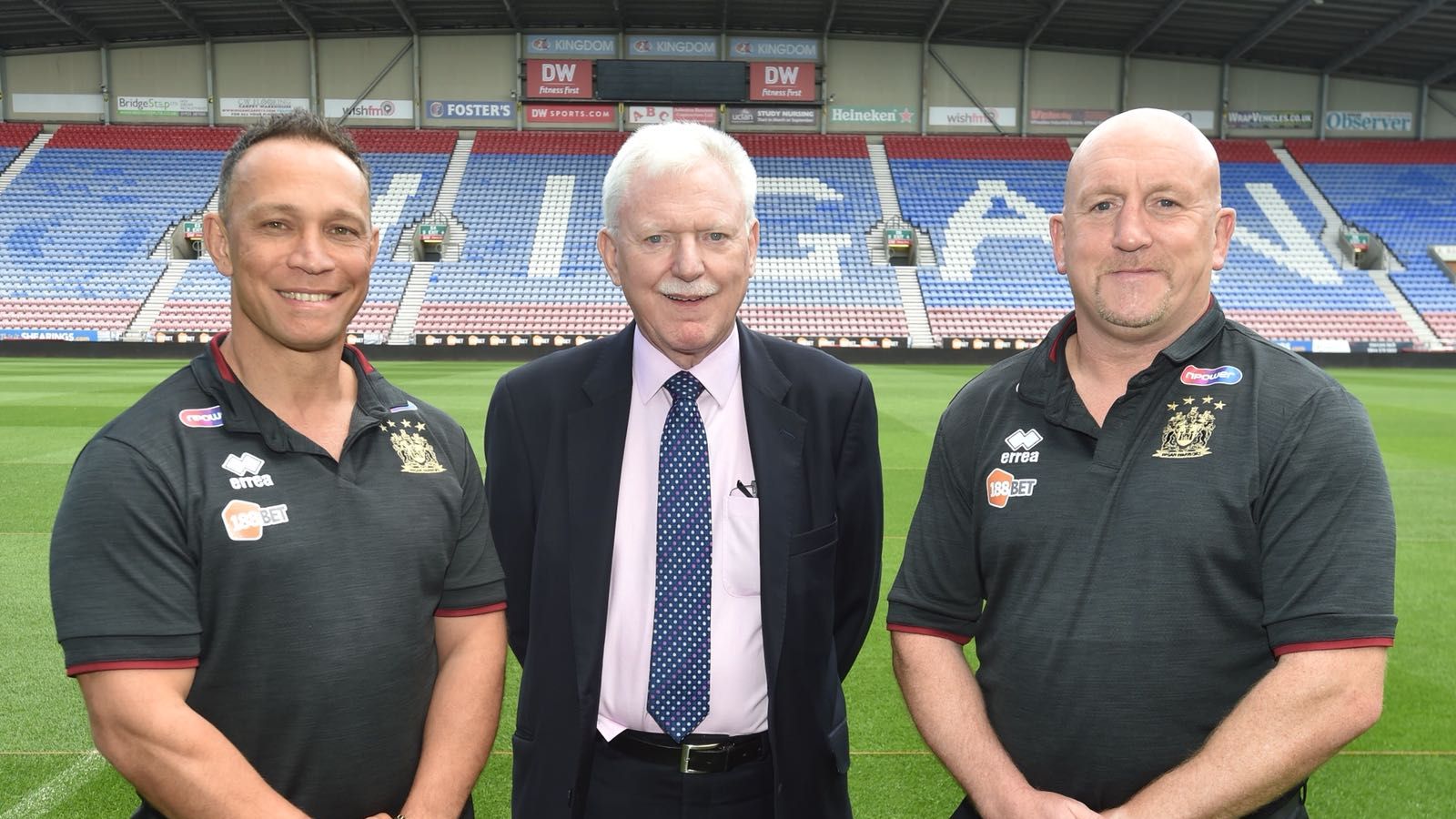 Wigan grant Shaun Edwards more time 'to consider options' over head