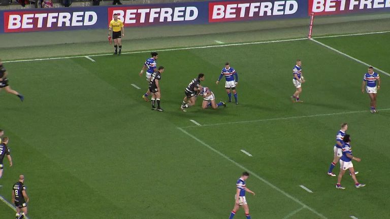 Highlights from the KCOM Stadium where Wakefield recorded a 32-12 win over Hull FC