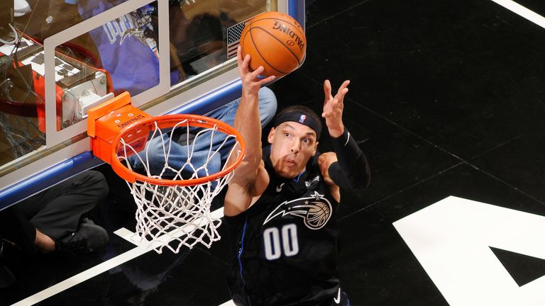 Aaron Gordon finishes at the rim