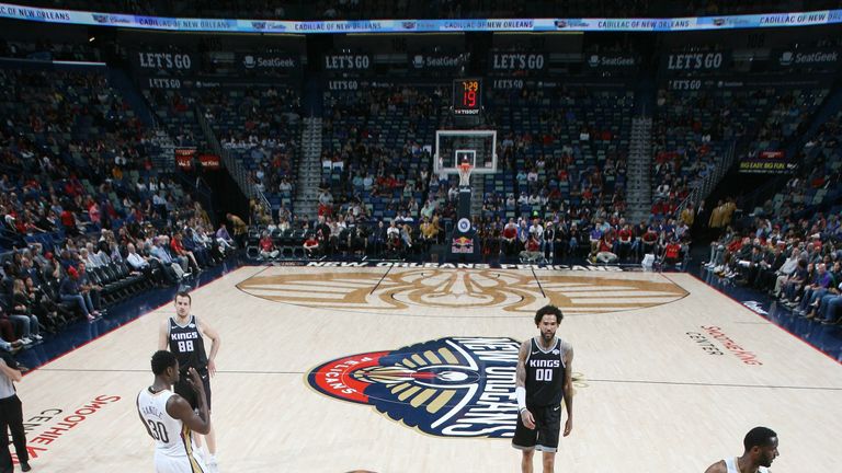 De'Aaron Fox scores with a lay-up against the New Orleans Pelicans