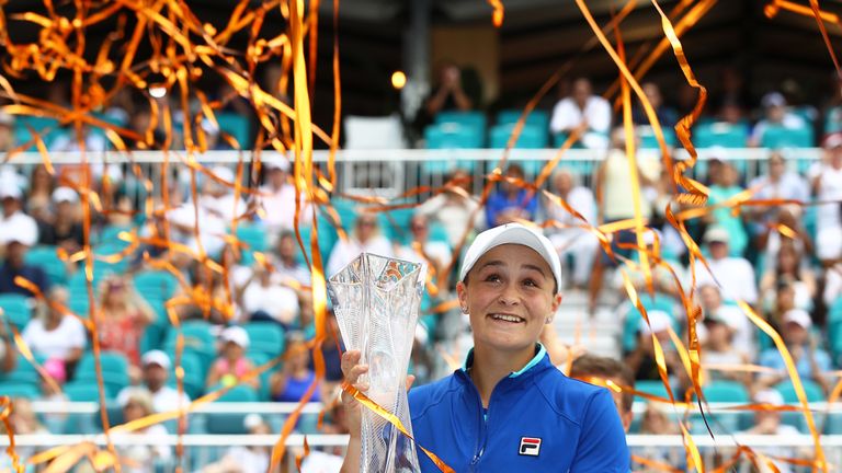 KÃ©ptalÃ¡lat a kÃ¶vetkezÅre: âashleigh barty miamiâ