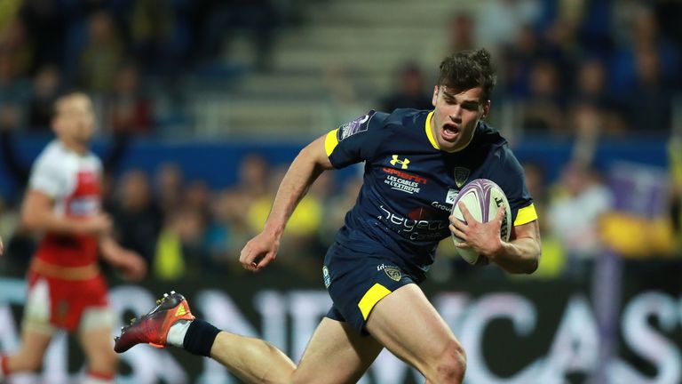 Damian Penaud on the charge for Clermont