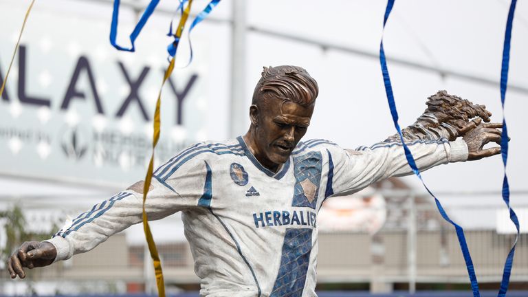 A statue of David Beckham was unveiled outside LA Galaxy&#39;s stadium