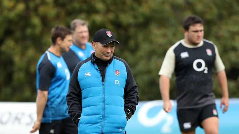 Eddie Jones will look to secure a third bonus-point win against Italy