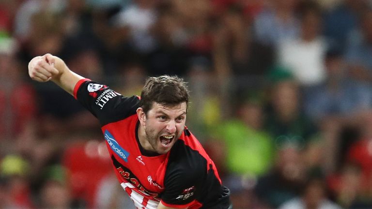 SYDNEY, AUSTRALIA - JANUARY 22: Harry Gurney of the Renegades bowls during the Big Bash League match between the Sydney Thunder and the Melbourne Renegades at Spotless Stadium on January 22, 2019 in Sydney, Australia.